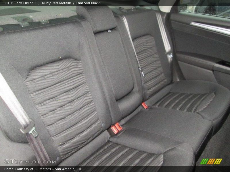 Ruby Red Metallic / Charcoal Black 2016 Ford Fusion SE