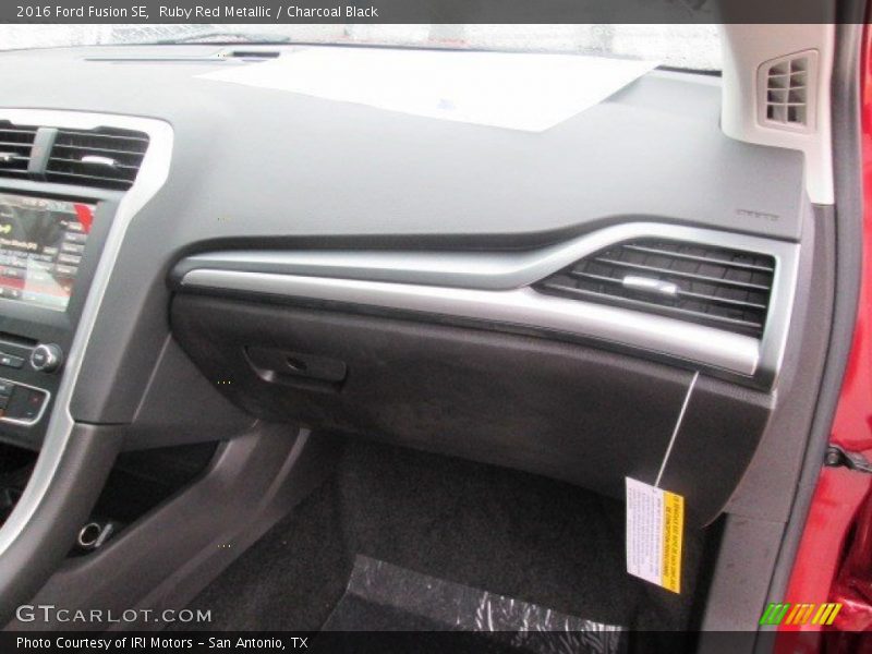 Ruby Red Metallic / Charcoal Black 2016 Ford Fusion SE
