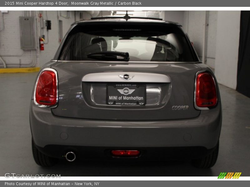 Moonwalk Gray Metallic / Carbon Black 2015 Mini Cooper Hardtop 4 Door