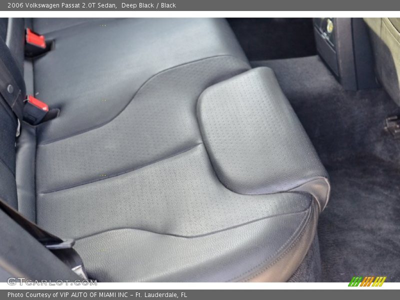 Deep Black / Black 2006 Volkswagen Passat 2.0T Sedan