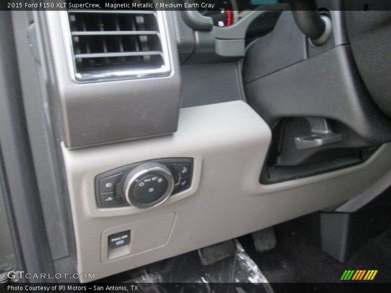 Magnetic Metallic / Medium Earth Gray 2015 Ford F150 XLT SuperCrew