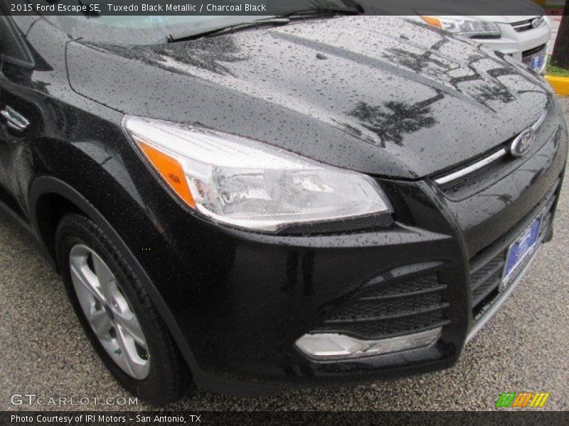 Tuxedo Black Metallic / Charcoal Black 2015 Ford Escape SE