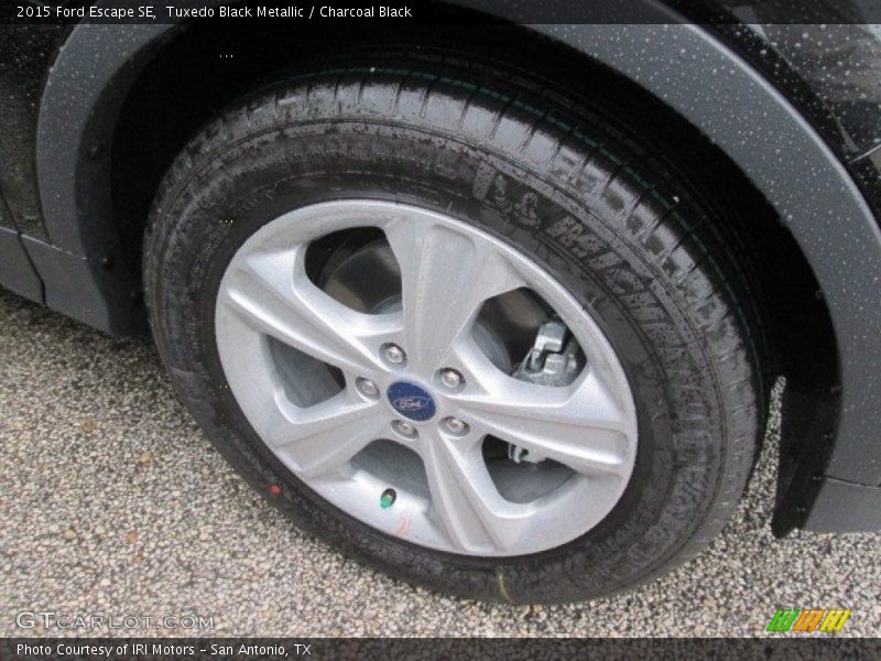 Tuxedo Black Metallic / Charcoal Black 2015 Ford Escape SE
