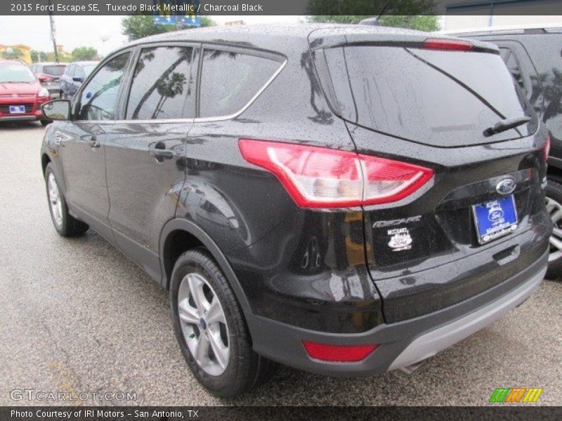 Tuxedo Black Metallic / Charcoal Black 2015 Ford Escape SE