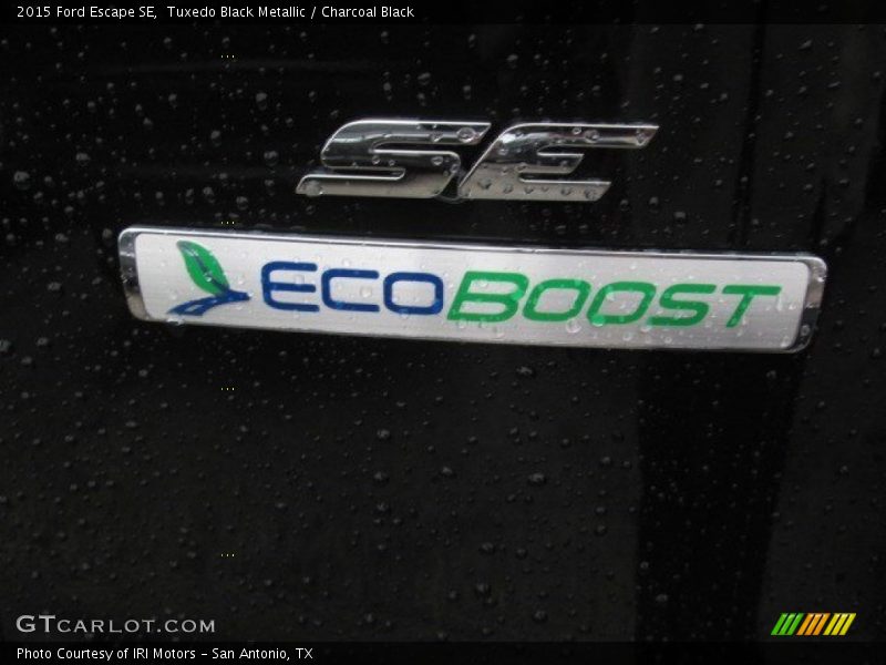 Tuxedo Black Metallic / Charcoal Black 2015 Ford Escape SE