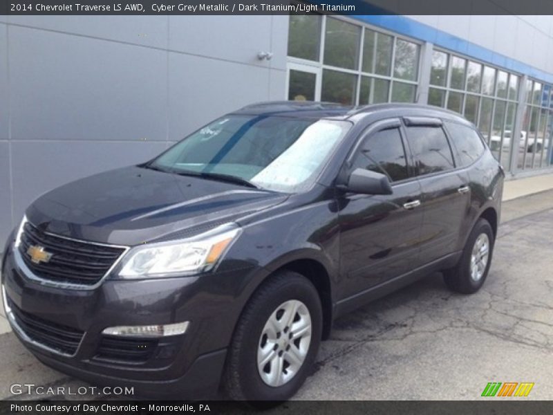 Front 3/4 View of 2014 Traverse LS AWD
