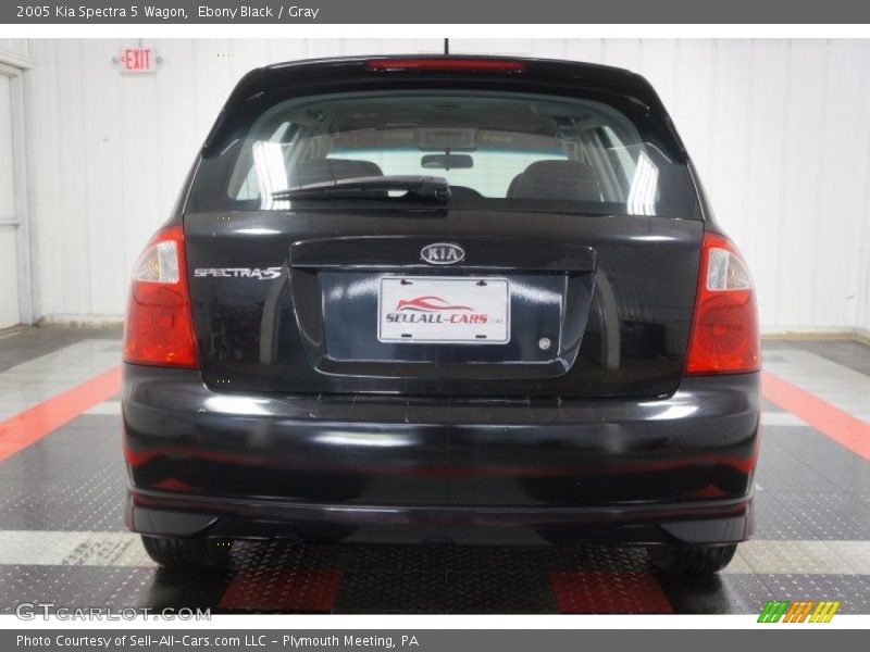 Ebony Black / Gray 2005 Kia Spectra 5 Wagon