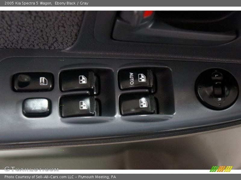 Ebony Black / Gray 2005 Kia Spectra 5 Wagon