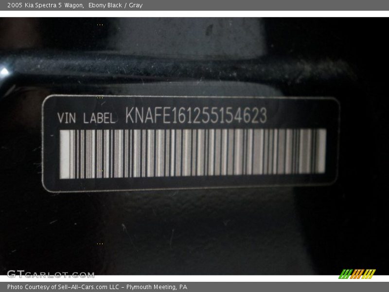 Ebony Black / Gray 2005 Kia Spectra 5 Wagon