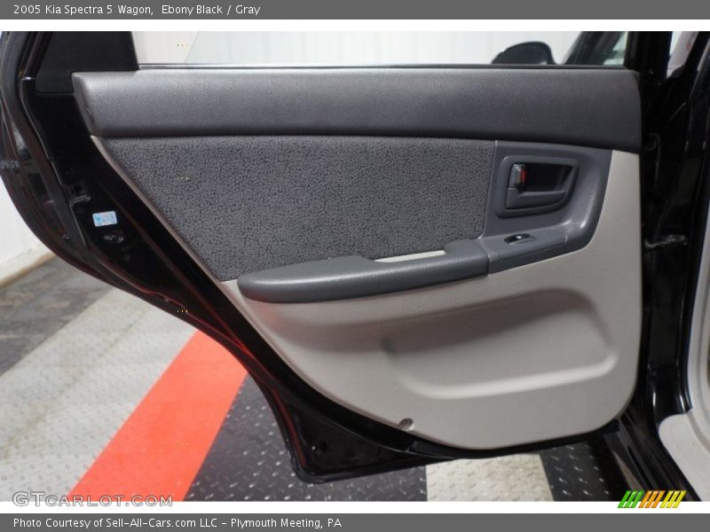 Ebony Black / Gray 2005 Kia Spectra 5 Wagon
