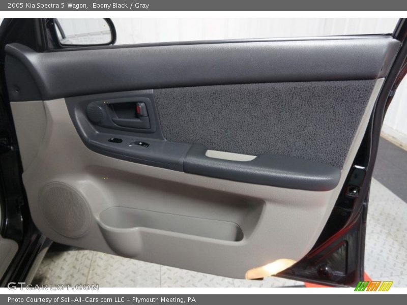 Ebony Black / Gray 2005 Kia Spectra 5 Wagon
