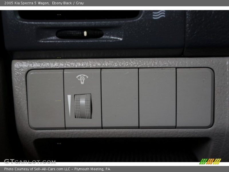 Ebony Black / Gray 2005 Kia Spectra 5 Wagon