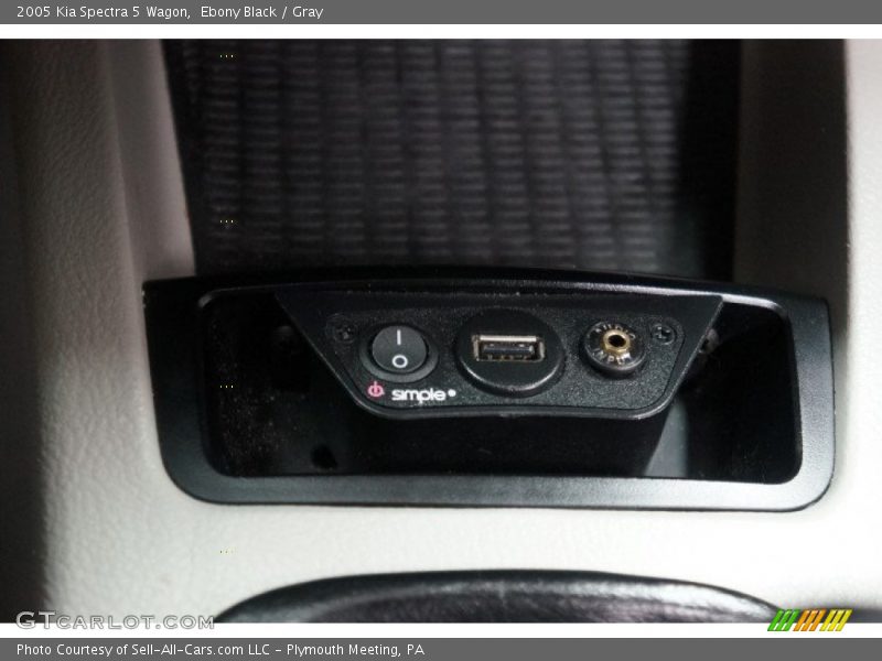 Ebony Black / Gray 2005 Kia Spectra 5 Wagon