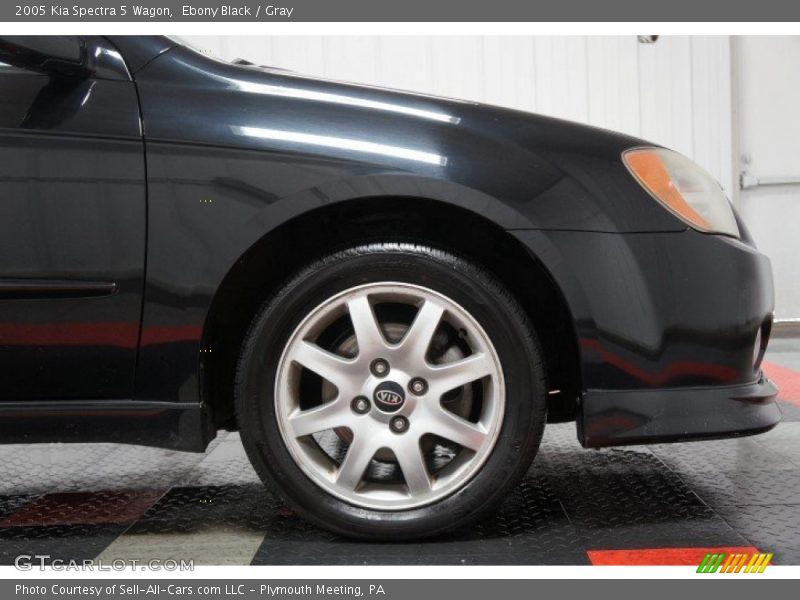 Ebony Black / Gray 2005 Kia Spectra 5 Wagon