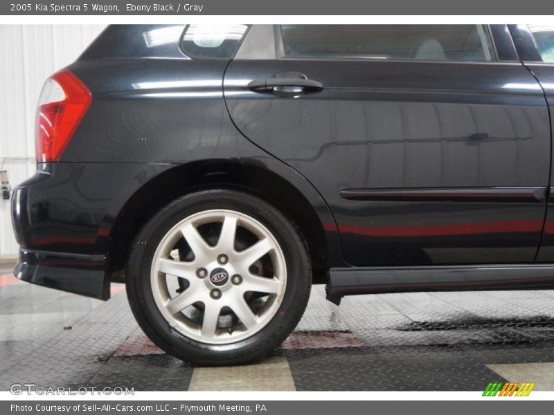 Ebony Black / Gray 2005 Kia Spectra 5 Wagon