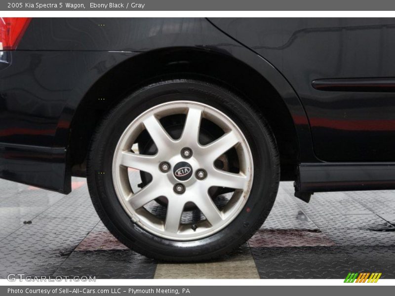 Ebony Black / Gray 2005 Kia Spectra 5 Wagon