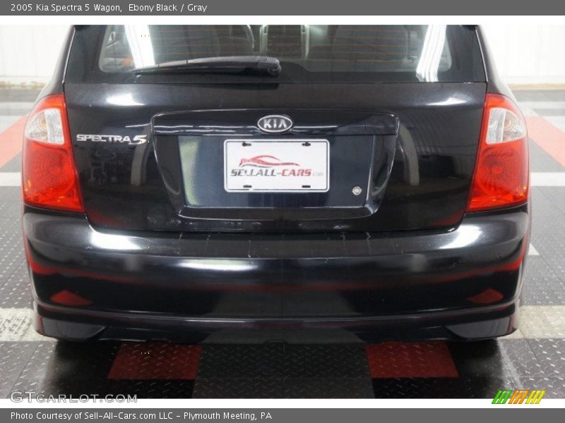 Ebony Black / Gray 2005 Kia Spectra 5 Wagon