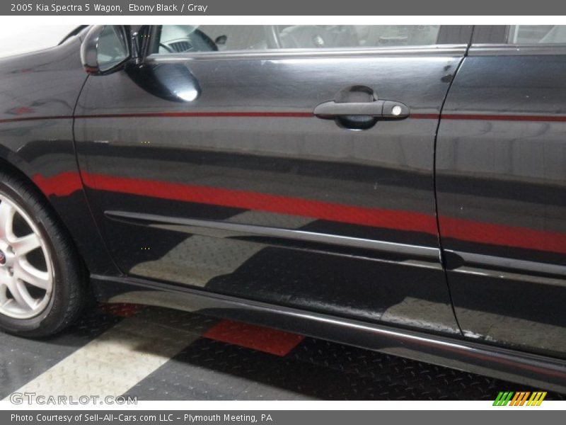 Ebony Black / Gray 2005 Kia Spectra 5 Wagon