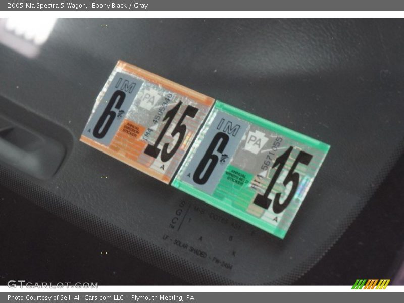 Ebony Black / Gray 2005 Kia Spectra 5 Wagon