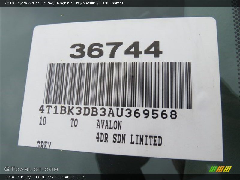 Magnetic Gray Metallic / Dark Charcoal 2010 Toyota Avalon Limited