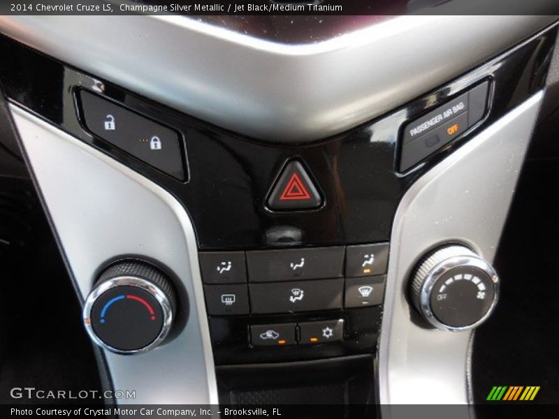 Champagne Silver Metallic / Jet Black/Medium Titanium 2014 Chevrolet Cruze LS
