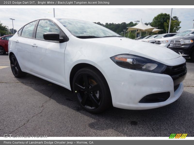 Front 3/4 View of 2015 Dart SXT