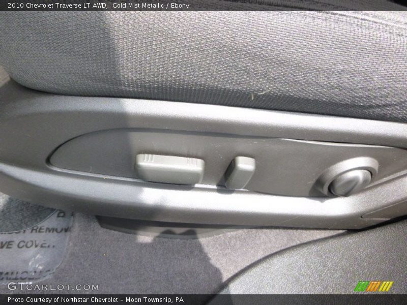 Gold Mist Metallic / Ebony 2010 Chevrolet Traverse LT AWD