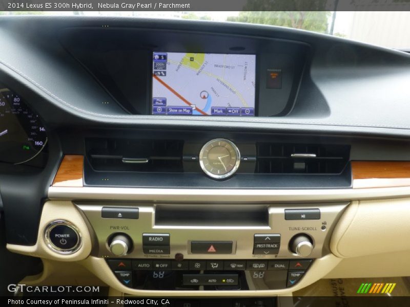 Controls of 2014 ES 300h Hybrid