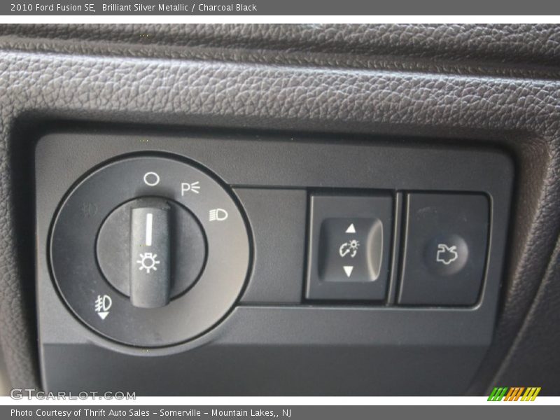 Brilliant Silver Metallic / Charcoal Black 2010 Ford Fusion SE