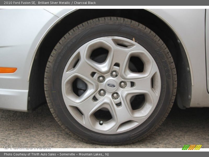 Brilliant Silver Metallic / Charcoal Black 2010 Ford Fusion SE