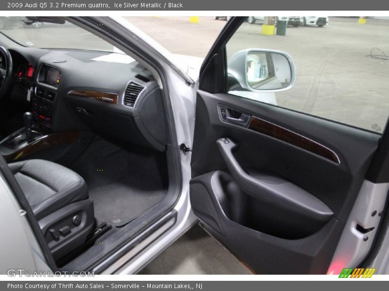 Ice Silver Metallic / Black 2009 Audi Q5 3.2 Premium quattro