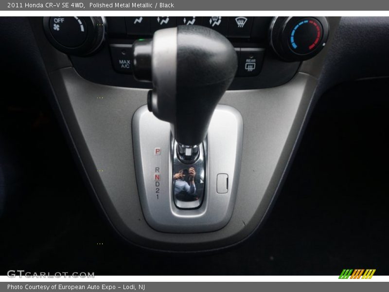 Polished Metal Metallic / Black 2011 Honda CR-V SE 4WD