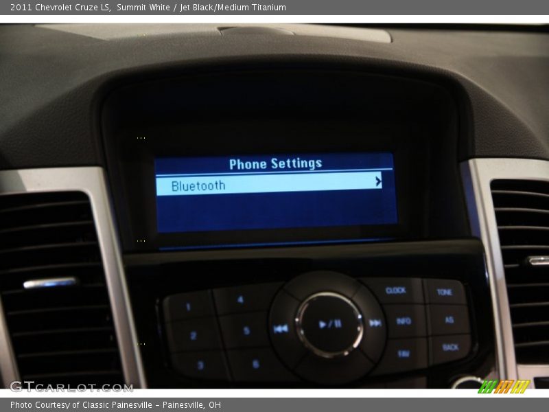 Summit White / Jet Black/Medium Titanium 2011 Chevrolet Cruze LS