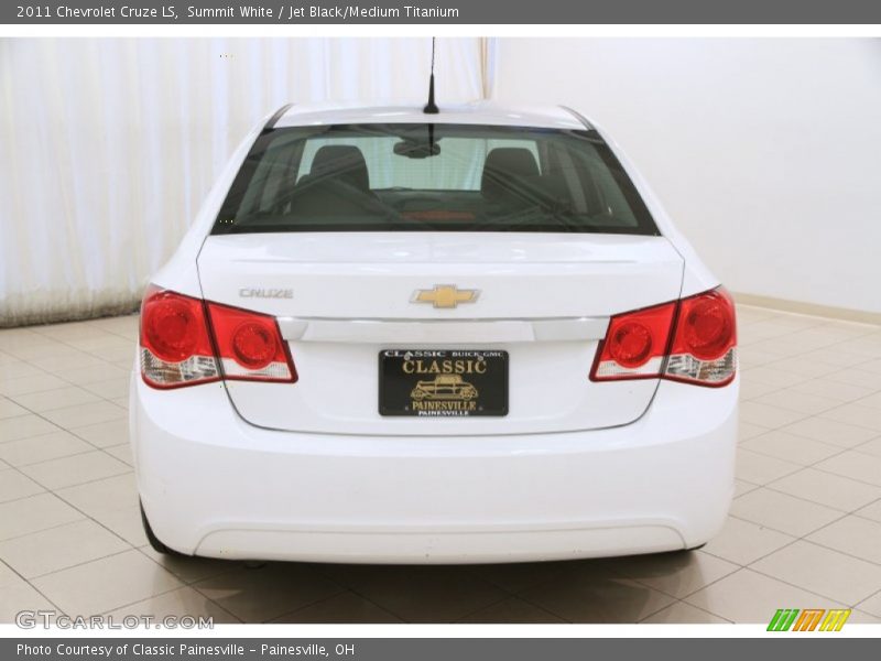 Summit White / Jet Black/Medium Titanium 2011 Chevrolet Cruze LS