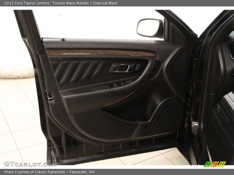 Tuxedo Black Metallic / Charcoal Black 2013 Ford Taurus Limited