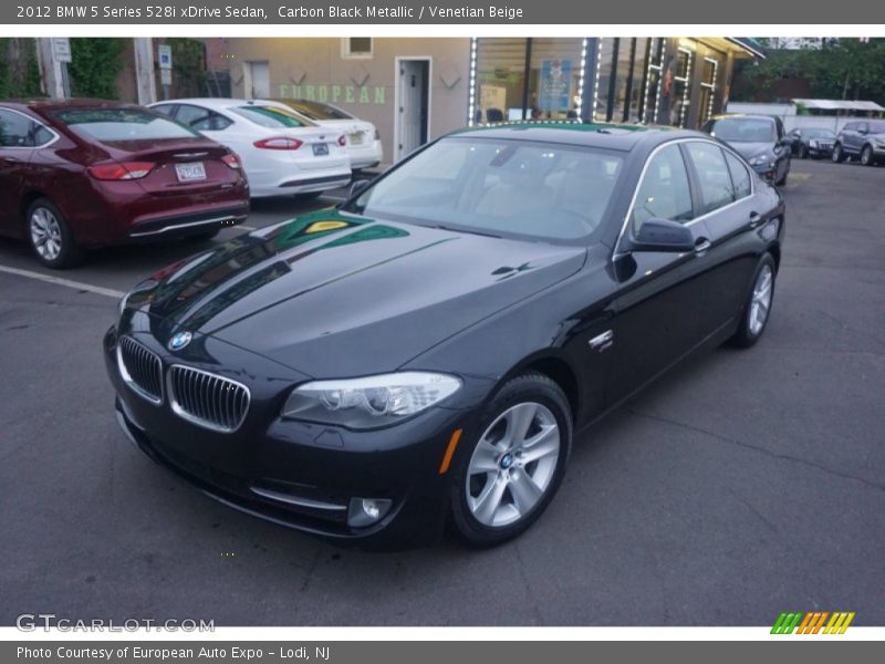 Front 3/4 View of 2012 5 Series 528i xDrive Sedan