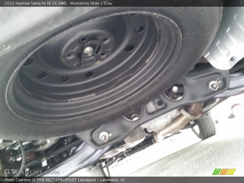 Moonstone Silver / Gray 2012 Hyundai Santa Fe SE V6 AWD