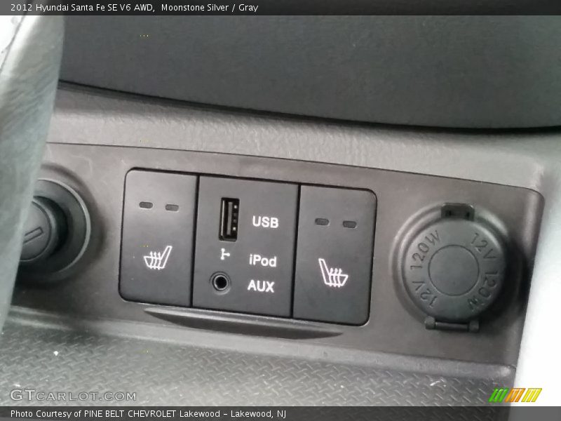 Moonstone Silver / Gray 2012 Hyundai Santa Fe SE V6 AWD