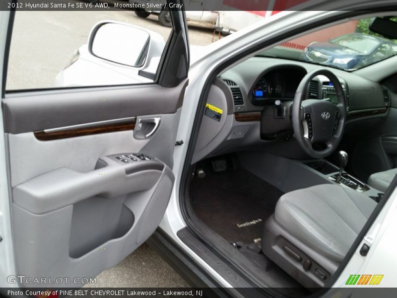 Moonstone Silver / Gray 2012 Hyundai Santa Fe SE V6 AWD
