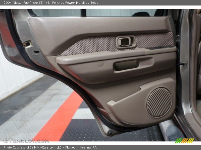 Polished Pewter Metallic / Beige 2004 Nissan Pathfinder SE 4x4