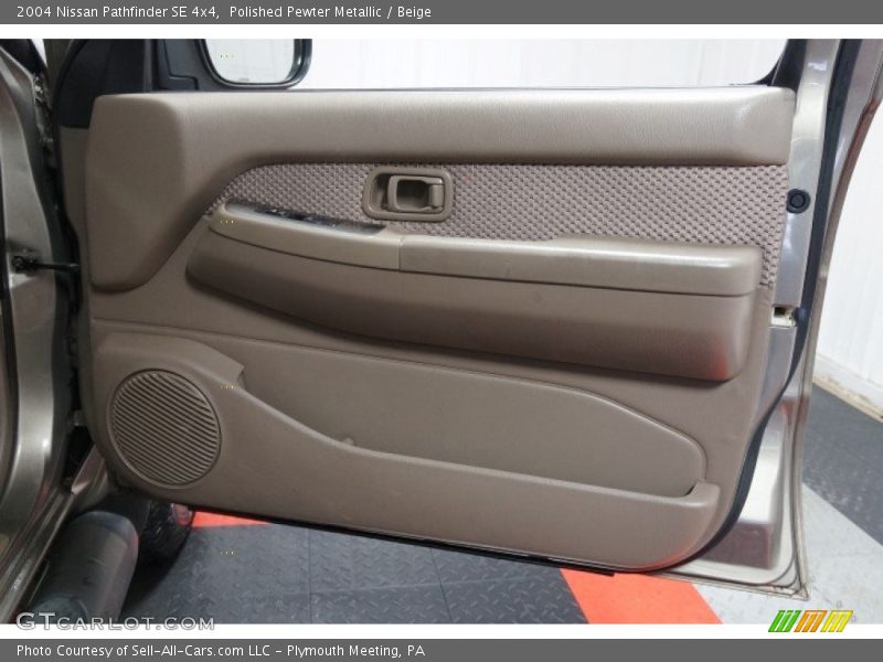 Polished Pewter Metallic / Beige 2004 Nissan Pathfinder SE 4x4