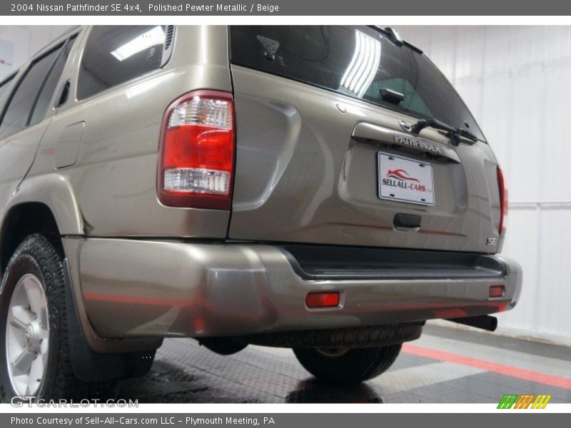 Polished Pewter Metallic / Beige 2004 Nissan Pathfinder SE 4x4