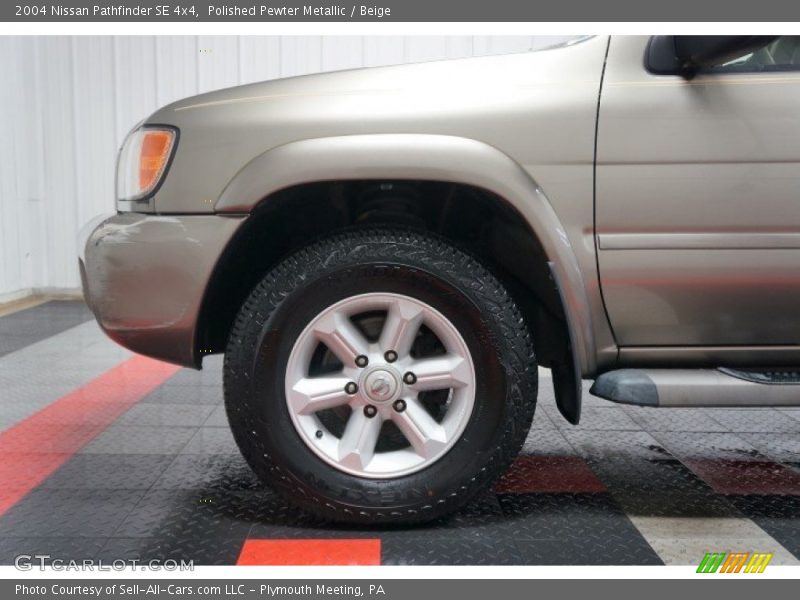 Polished Pewter Metallic / Beige 2004 Nissan Pathfinder SE 4x4