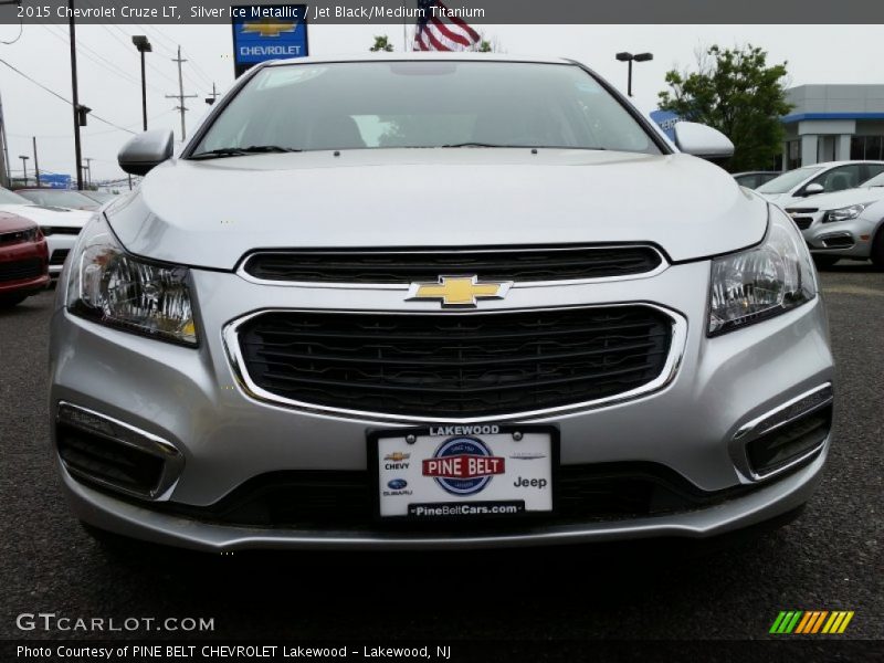 Silver Ice Metallic / Jet Black/Medium Titanium 2015 Chevrolet Cruze LT