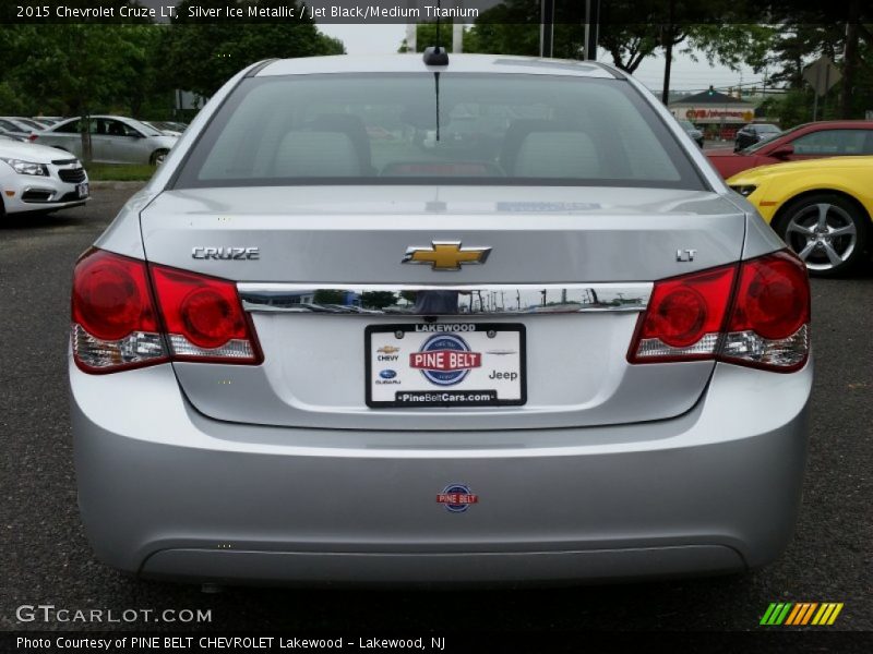 Silver Ice Metallic / Jet Black/Medium Titanium 2015 Chevrolet Cruze LT