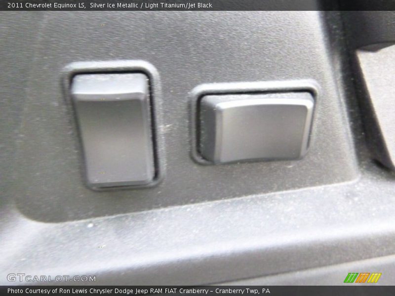 Silver Ice Metallic / Light Titanium/Jet Black 2011 Chevrolet Equinox LS