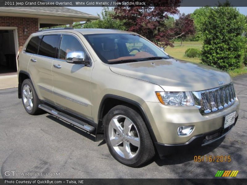 Front 3/4 View of 2011 Grand Cherokee Overland