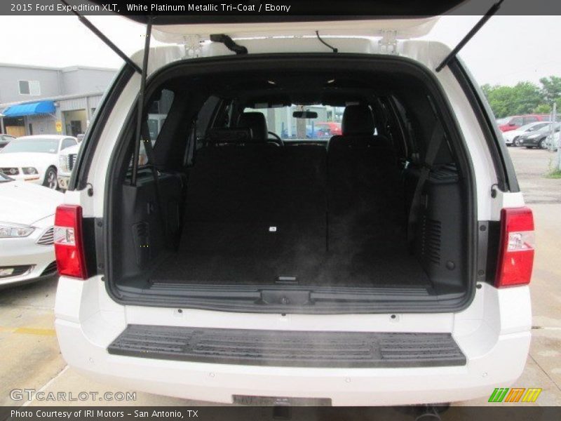 White Platinum Metallic Tri-Coat / Ebony 2015 Ford Expedition XLT
