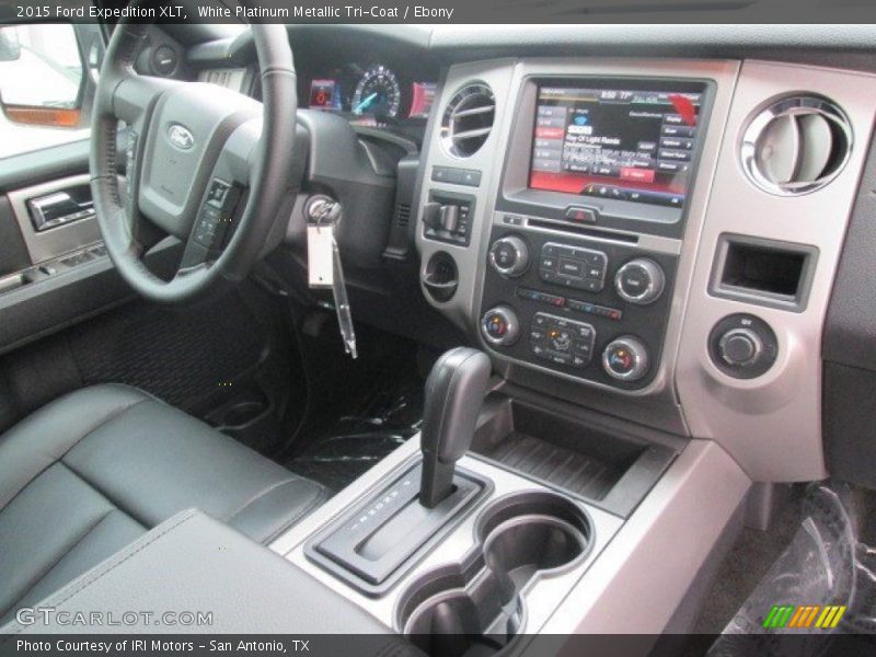 White Platinum Metallic Tri-Coat / Ebony 2015 Ford Expedition XLT
