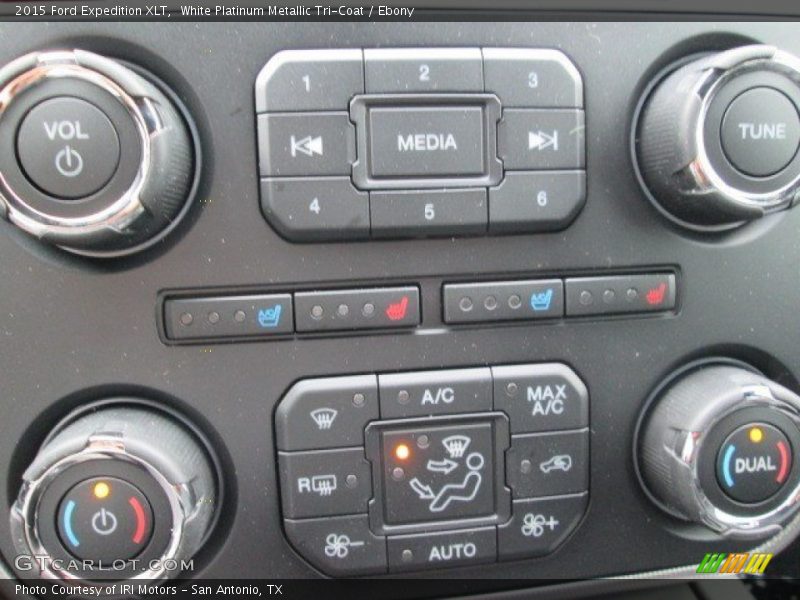 White Platinum Metallic Tri-Coat / Ebony 2015 Ford Expedition XLT